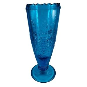 VINTAGE WESTMORELAND BLUE GLASS PANEL GRAPE FOOTED 6.5” VASE